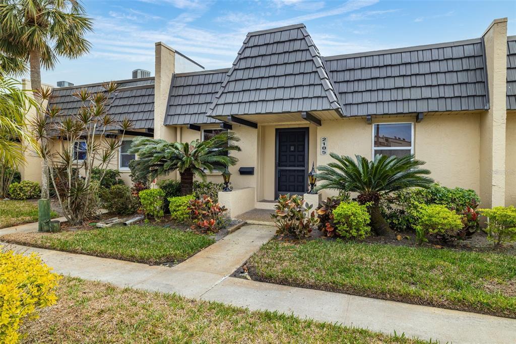 Picture of 2105 Cordova Green Unit 2105, Seminole, FL 33777