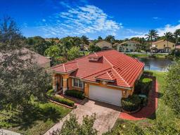 Picture of 970 NW 184Th Place, Pembroke Pines, FL 33029