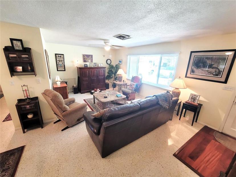 Picture of 1340 Oakbrook Drive, Largo FL 33770