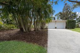 Picture of 326 E Lake Drive, Sarasota, FL 34232