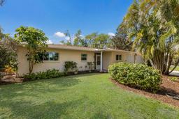 Picture of 326 E Lake Drive, Sarasota, FL 34232