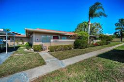 Picture of 2492 Laurelwood Drive Unit E, Clearwater, FL 33763