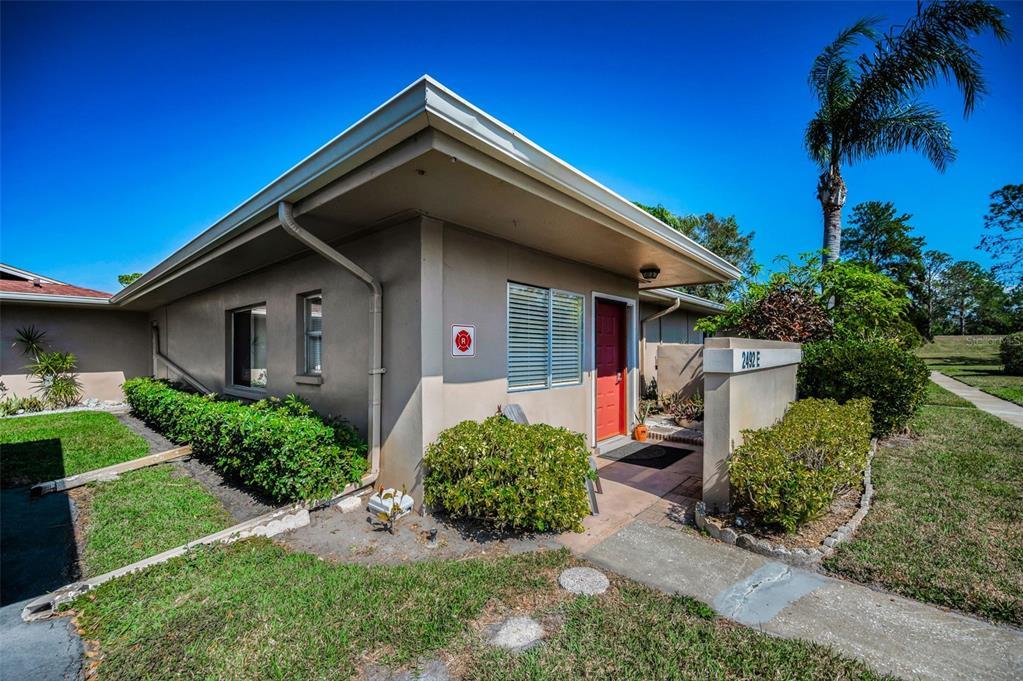 Picture of 2492 Laurelwood Drive Unit E, Clearwater, FL 33763