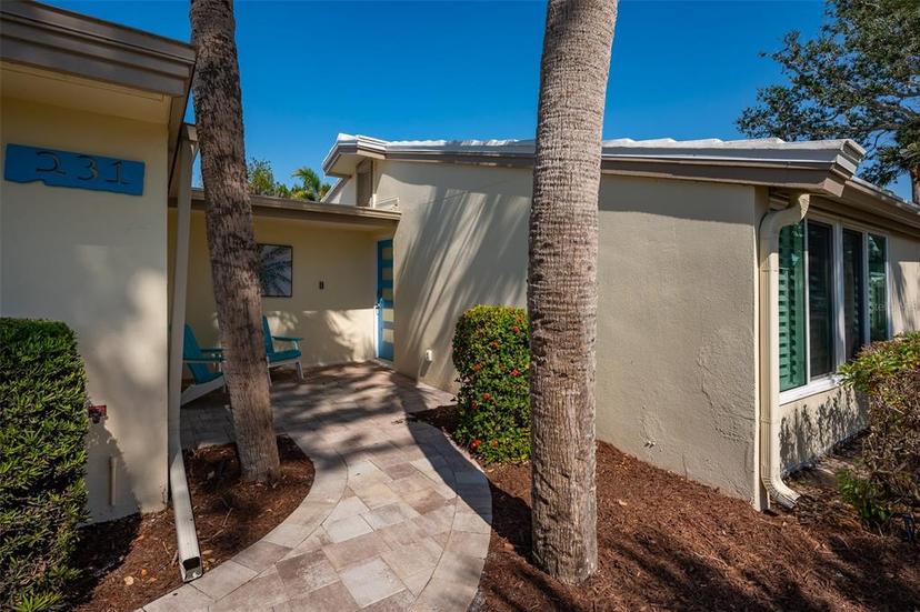 Picture of 231 Hourglass Way Unit V5, Sarasota FL 34242