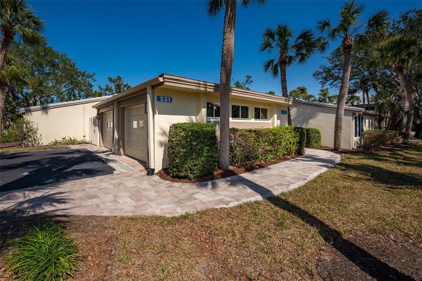 Picture of 231 Hourglass Way Unit V5, Sarasota FL 34242