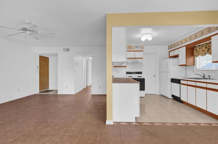 Picture of 4801 Coachmans Drive Unit 2, Orlando FL 32812