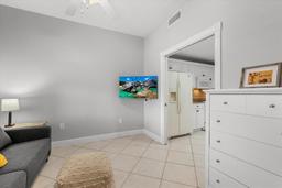 Picture of 147 Tampa Avenue E Unit 702, Venice, FL 34285