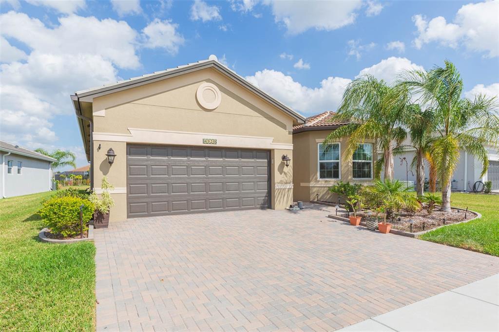 Picture of 4920 Sevilla Shores Drive, Wimauma, FL 33598