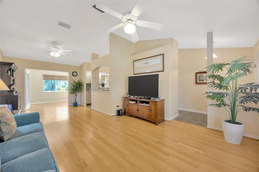 Picture of 37157 Foxrun Place, Zephyrhills FL 33542