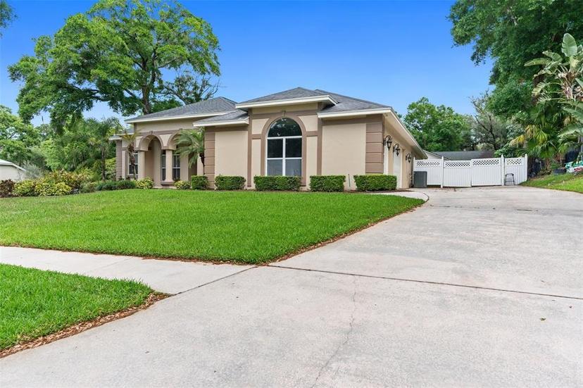 Picture of 2501 Oak Landing Drive, Brandon FL 33511