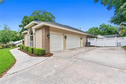 Picture of 2501 Oak Landing Drive, Brandon, FL 33511