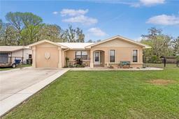 Picture of 1119 Cr 457, Lake Panasoffkee, FL 33538