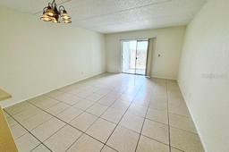 Picture of 2856 Somerset Park Drive Unit 102, Tampa, FL 33613