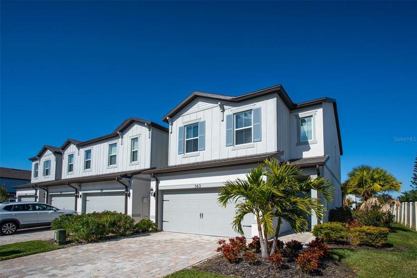 Picture of 363 Surfside Avenue Ne, St Petersburg FL 33716