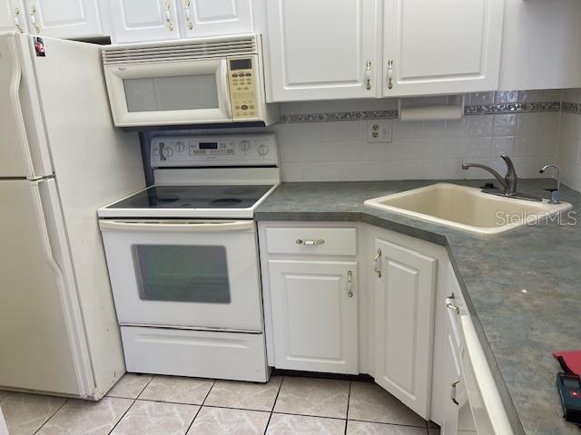 Picture of 1308 Pine Ridge Circle E Unit E3, Tarpon Springs FL 34688