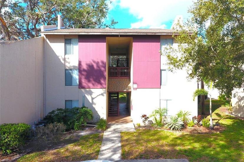 Picture of 8632 Tahoe Court Unit 6, Tampa FL 33614