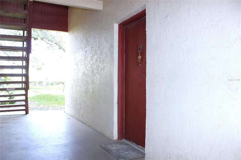 Picture of 8632 Tahoe Court Unit 6, Tampa FL 33614