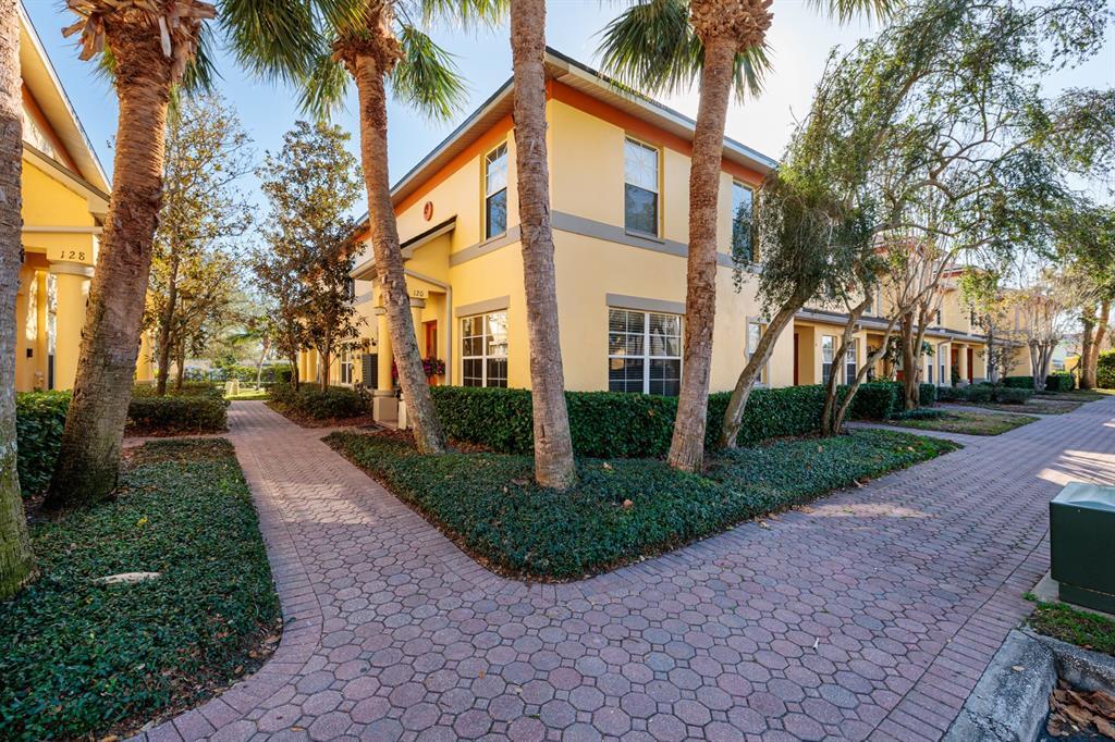 Picture of 122 Coquina Bay Drive, St Petersburg, FL 33705