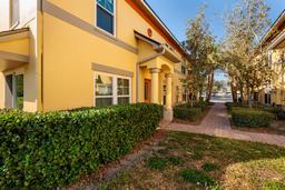 Picture of 122 Coquina Bay Drive, St Petersburg, FL 33705