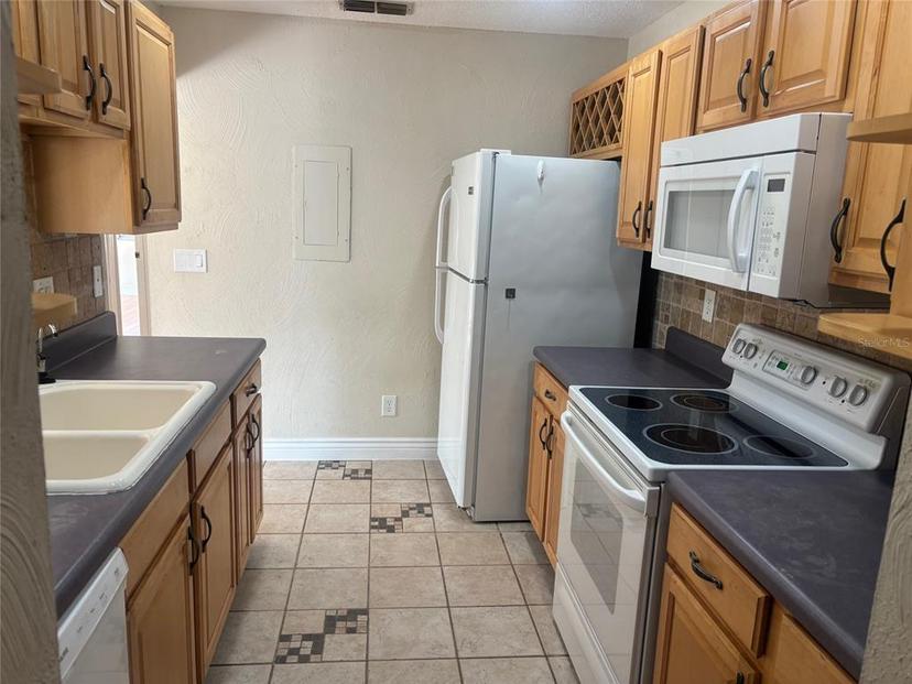 Picture of 2941 Bough Avenue Unit D, Clearwater FL 33760