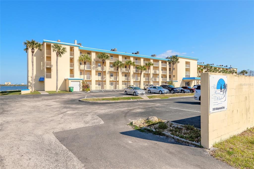 Picture of 3131 S Ridgewood Avenue Unit 101, South Daytona, FL 32119