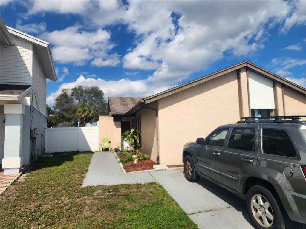 Picture of 10539 Parkcrest Drive, Tampa, FL 33624