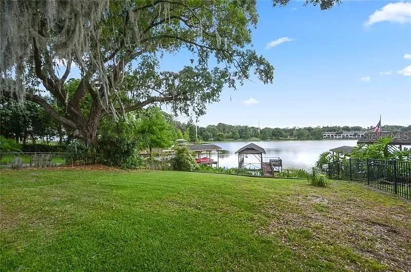 Picture of 703 E Lakeshore Drive, Ocoee FL 34761