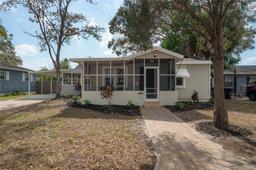 Picture of 560 80Th Avenue N, St Petersburg, FL 33702