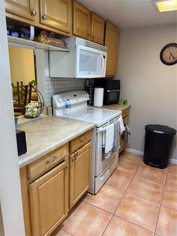 Picture of 3240 S Semoran Boulevard Unit 14, Orlando, FL 32822