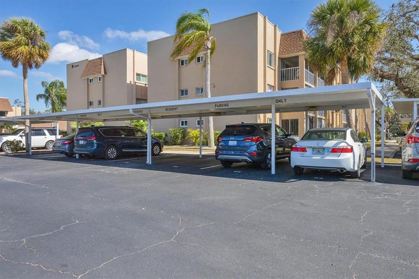 Picture of 1330 Glen Oaks Drive E Unit 174D, Sarasota FL 34232