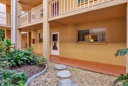 Picture of 1330 Glen Oaks Drive E Unit 174D, Sarasota, FL 34232