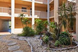 Picture of 1330 Glen Oaks Drive E Unit 174D, Sarasota, FL 34232