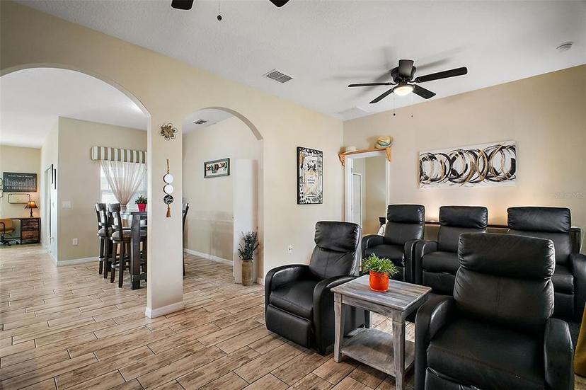 Picture of 514 Royal Palm Dr, Kissimmee FL 34743