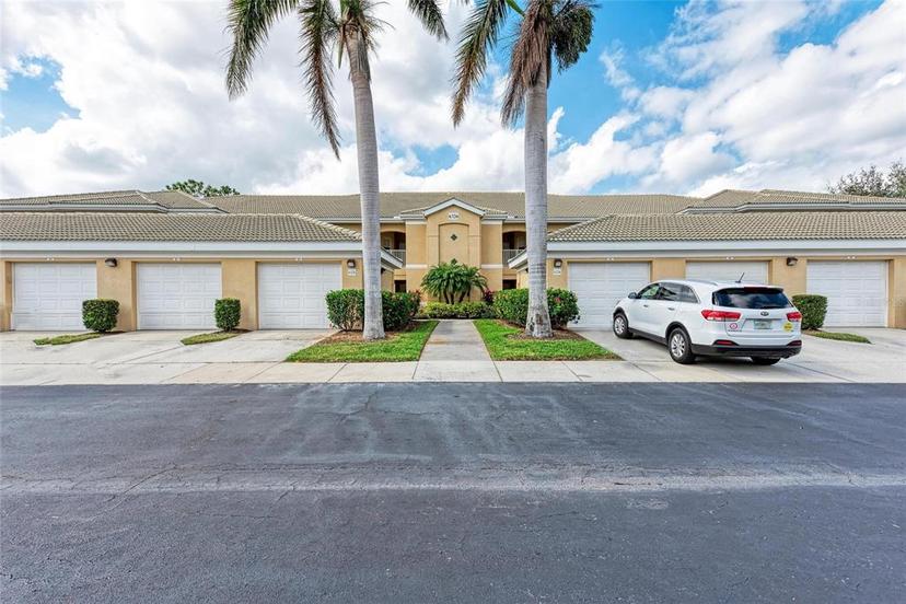 Picture of 6326 Grand Oak Circle Unit 203, Bradenton FL 34203