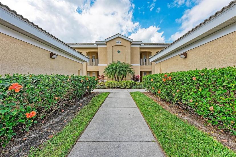 Picture of 6326 Grand Oak Circle Unit 203, Bradenton FL 34203