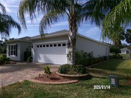 Picture of 10173 Julia Isles Avenue, Oxford, FL 34484