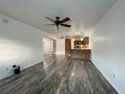 Picture of 250 Rosery Road Nw Unit 220, Largo, FL 33770