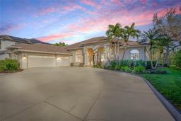 Picture of 1227 Darlington Oak Circle Ne, St Petersburg, FL 33703