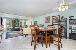 Picture of 127 Tidewater Drive Unit 127, Bradenton, FL 34210