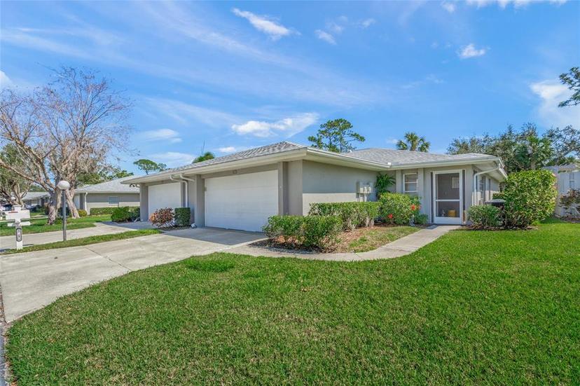 Picture of 3919 Center Gate Circle Unit 10, Sarasota FL 34233