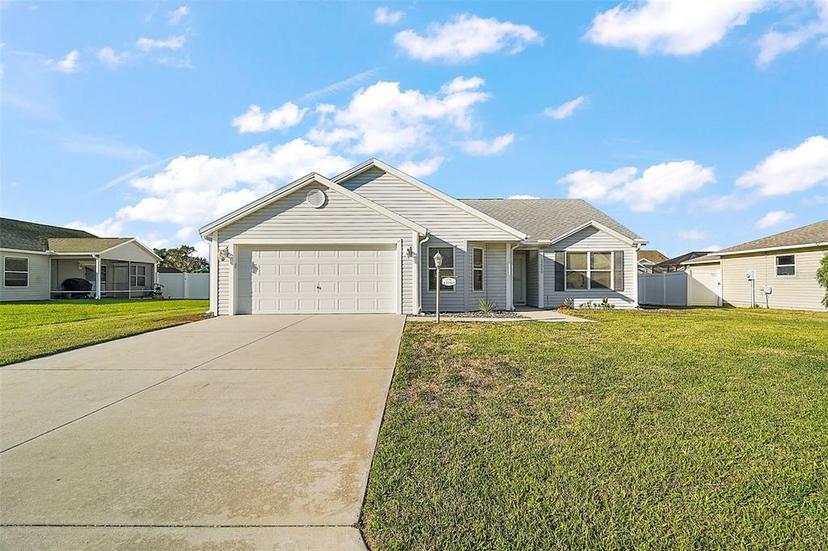 Picture of 12050 NE 51St Circle, Oxford FL 34484