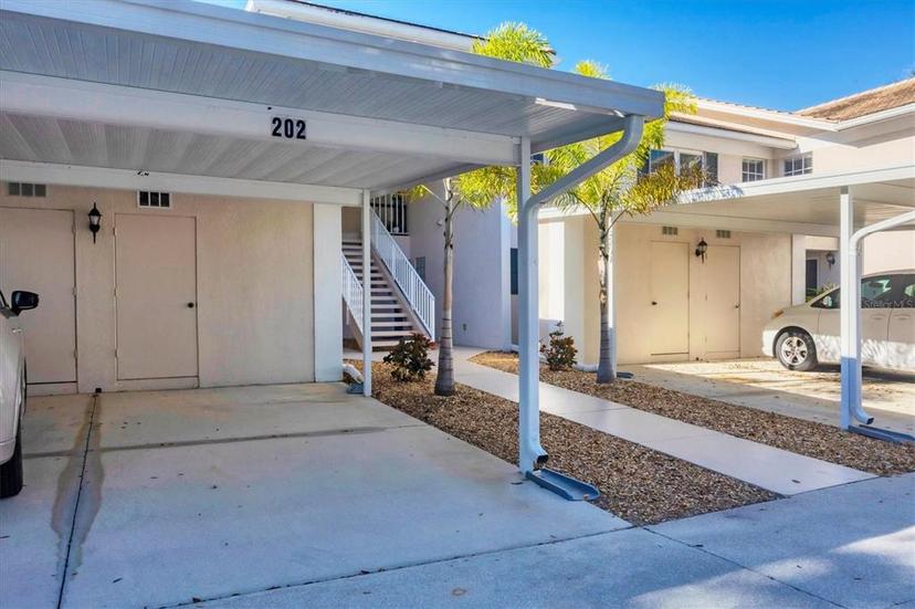 Picture of 801 Montrose Drive Unit 202, Venice FL 34293