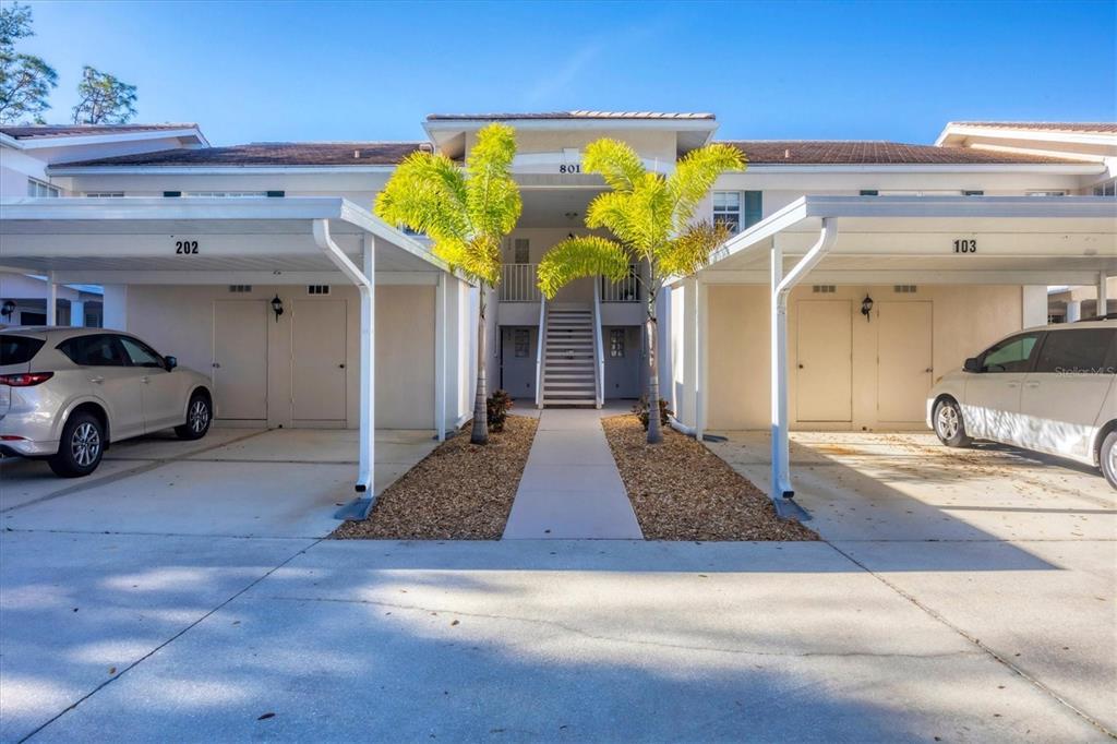 Picture of 801 Montrose Drive Unit 202, Venice, FL 34293