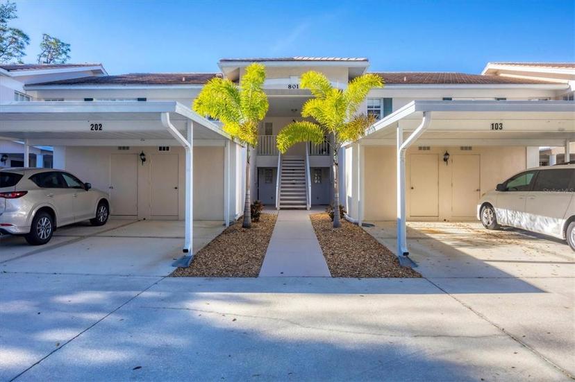 Picture of 801 Montrose Drive Unit 202, Venice FL 34293