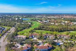 Picture of 801 Montrose Drive Unit 202, Venice, FL 34293