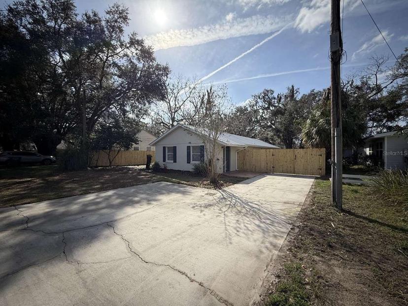 Picture of 621 NE 2Nd Street, Trenton FL 32693