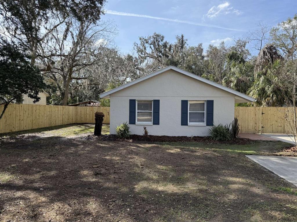 Picture of 621 NE 2Nd Street, Trenton, FL 32693