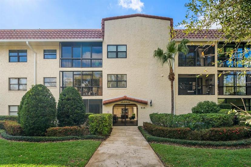 Picture of 535 N Interlachen Avenue Unit 106, Winter Park FL 32789