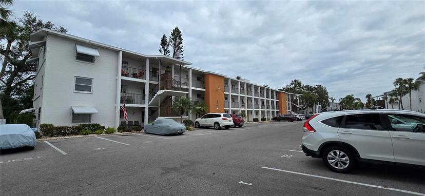 Picture of 2113 Canal Drive Unit B2, Bradenton FL 34207