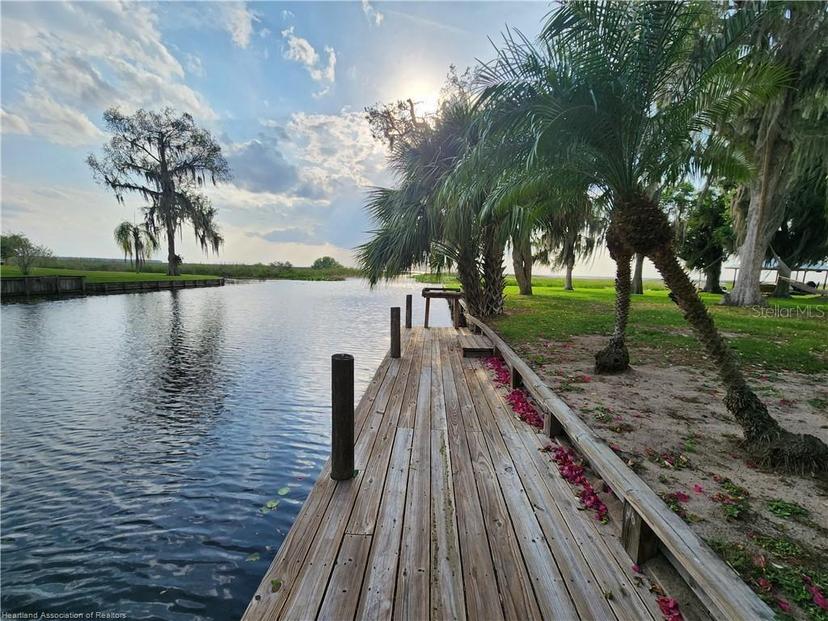 Picture of 111 Cypress Point, Lorida FL 33857